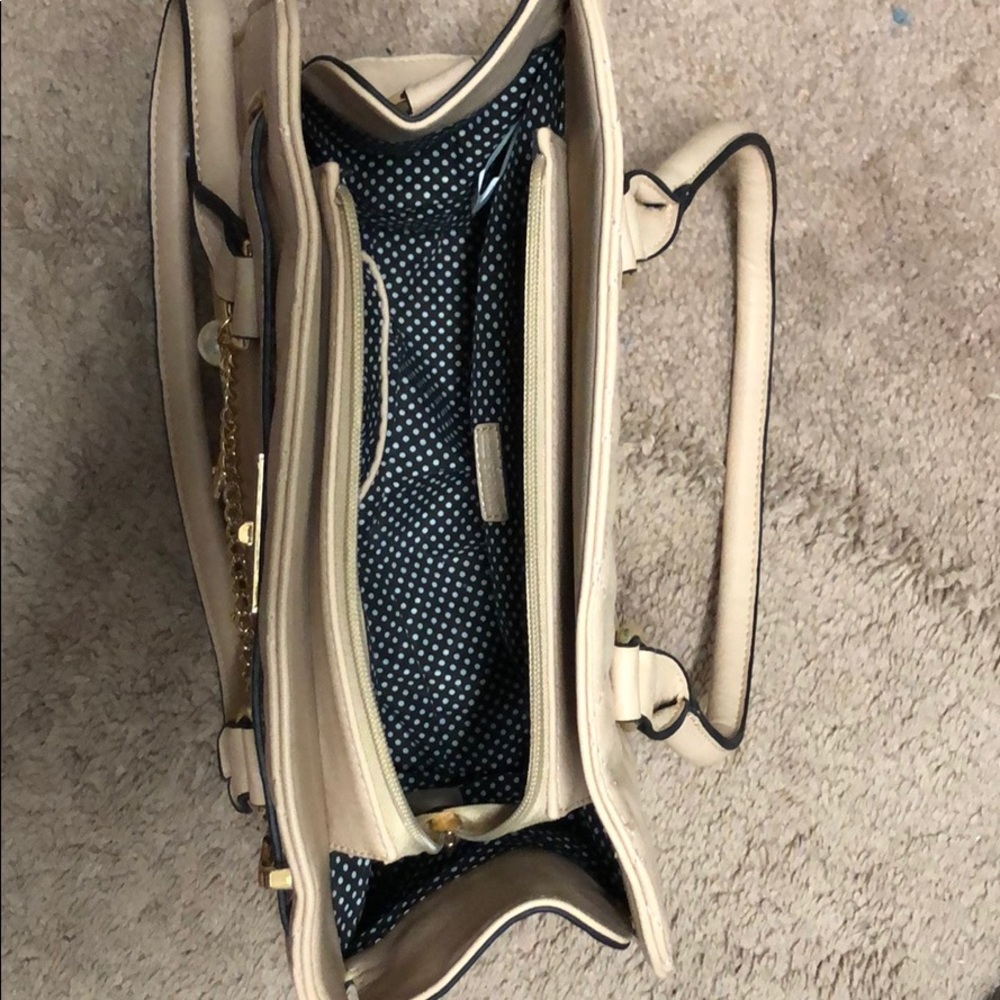Handbag - Picture 2 of 2